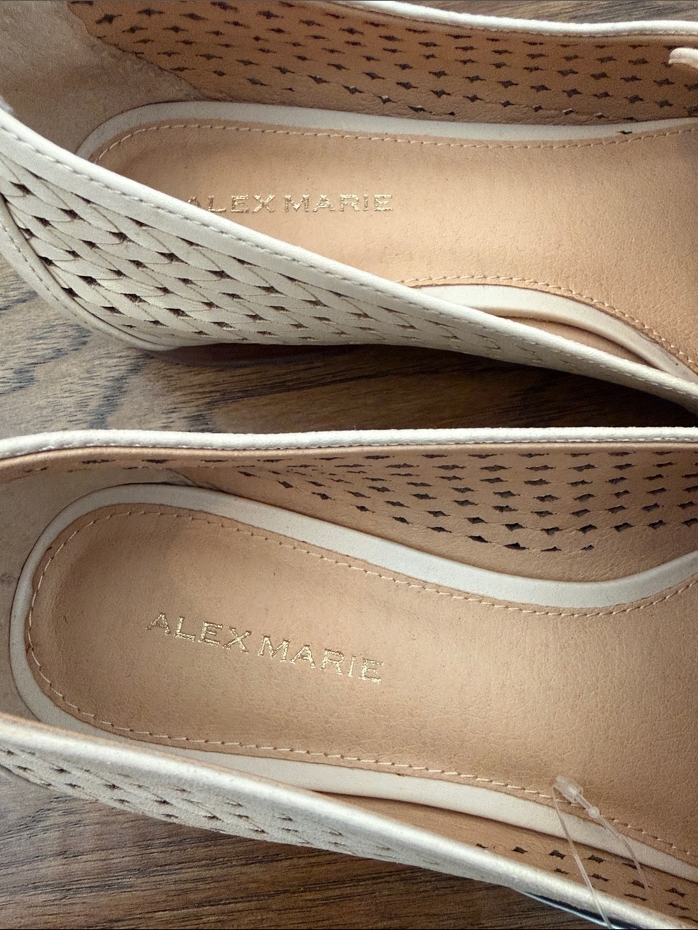 Alex Marie Arlias Ivory Laser Cut Perforated Leather Loafers Sz 8 - Picture 2 of 8